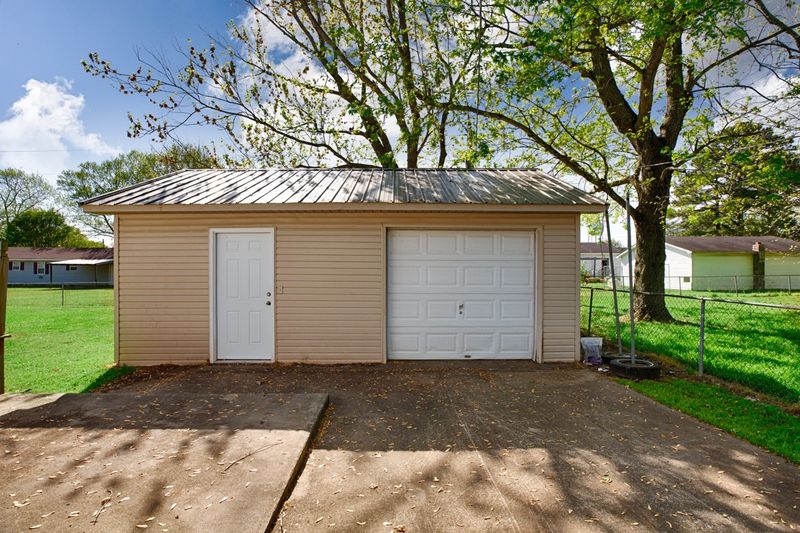 29341 8th Ave E, Ardmore, AL 35739