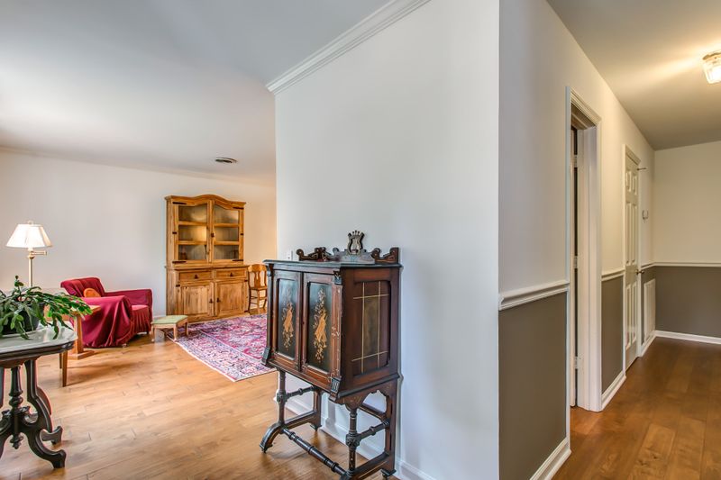 882 Beech Bend Dr, Nashville, TN 37221