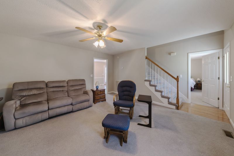 2120 Dothan Dr, Murfreesboro, TN 37128