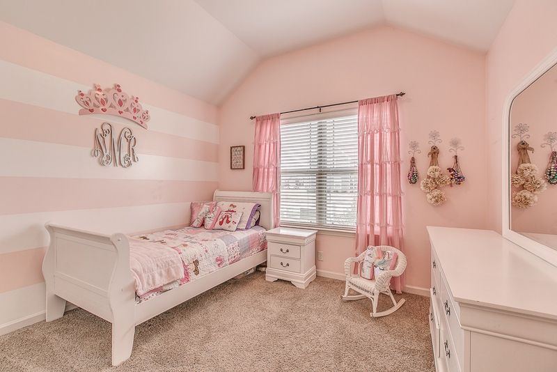 5708 Enclave Dr, Murfreesboro, TN 37128