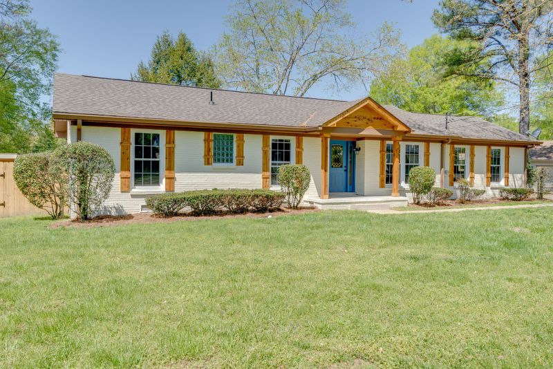 8008 Stallion Ct, Nashville, TN 37221