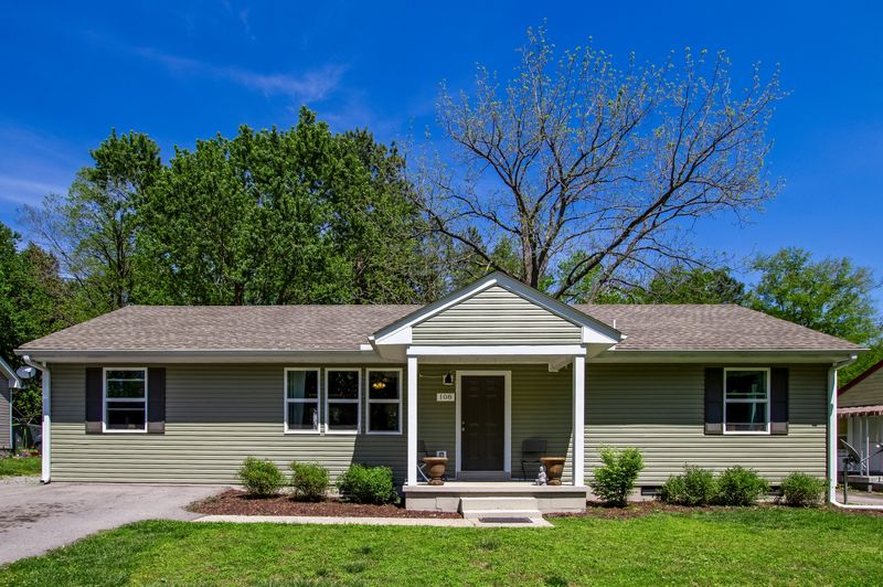 108 Greer Cir, Dickson, TN 37055
