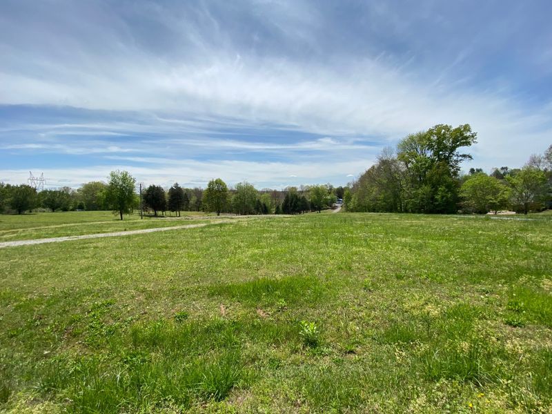 1930 Jones Creek Rd, Dickson, TN 37055