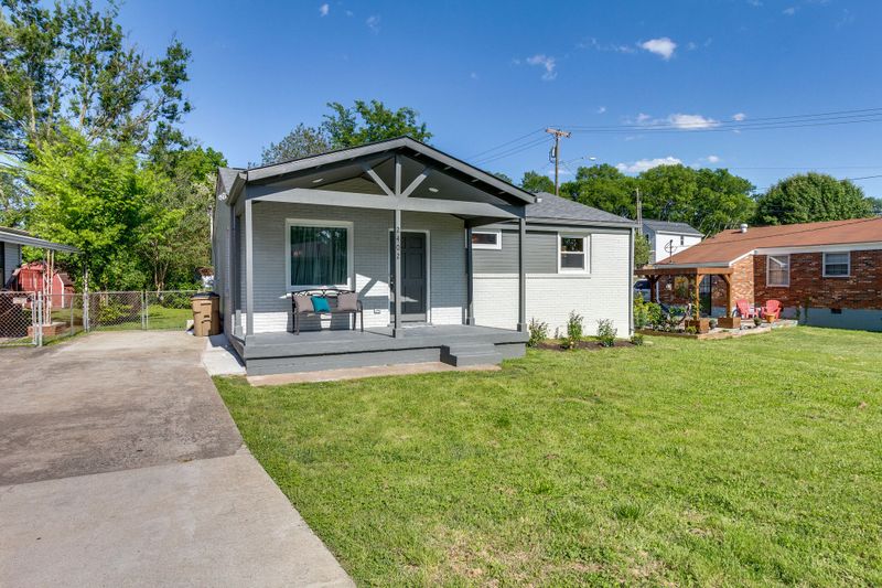 2402 18th Ave, Nashville, TN 37208