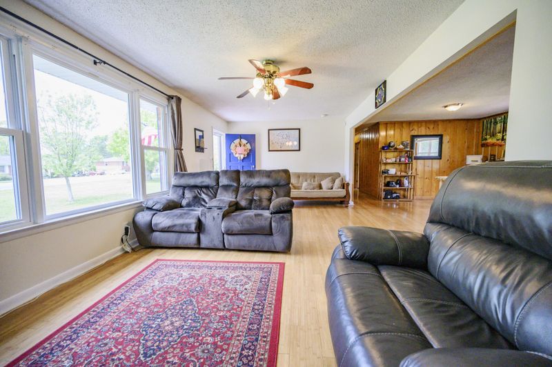 909 Castle Heights Ave, Lebanon, TN 37087