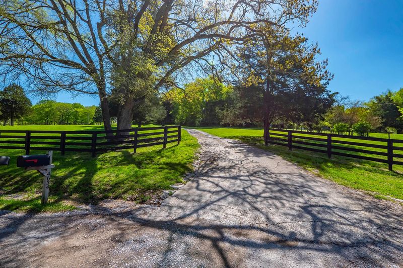 4634 Bennett Hollow Rd, Thompsons Station, TN 37179