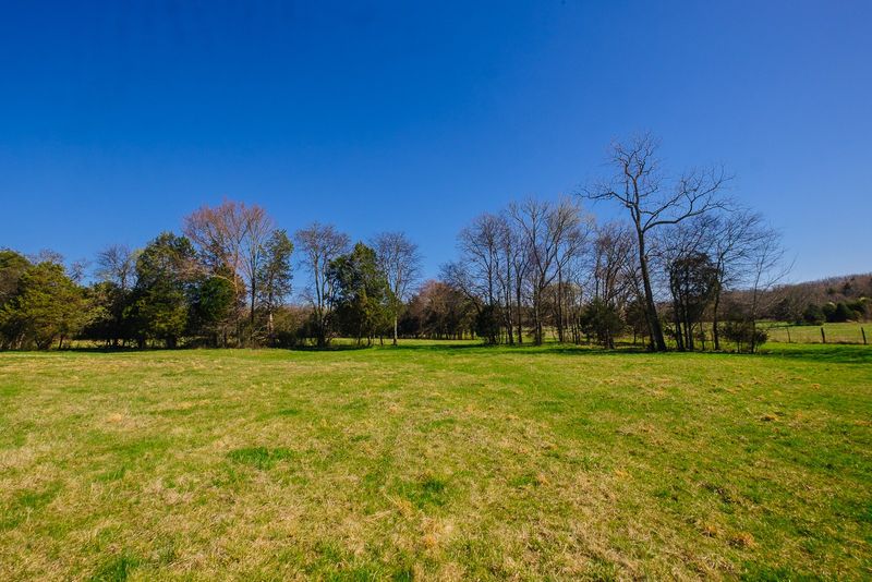 1 Burton, Mount Juliet, TN 37122
