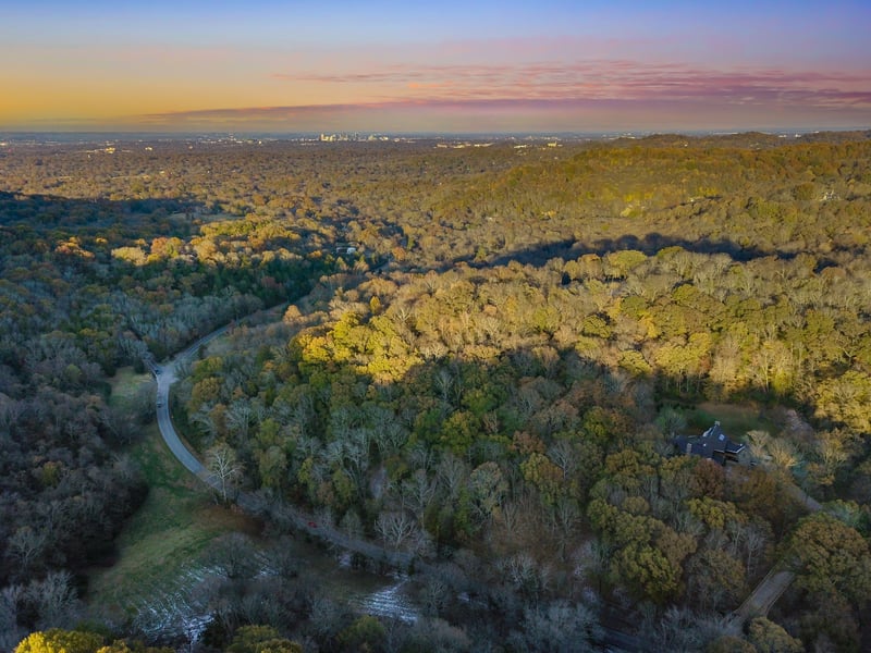 1512 Chickering Rd, Nashville, TN 37215