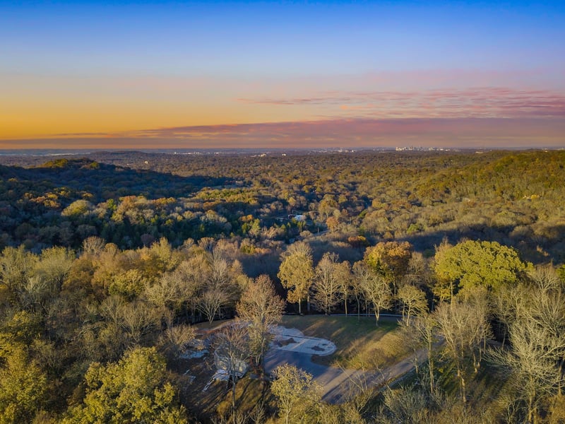 1512 Chickering Rd, Nashville, TN 37215