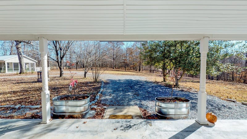 290 Spicer Hollow Rd, Burns, TN 37029