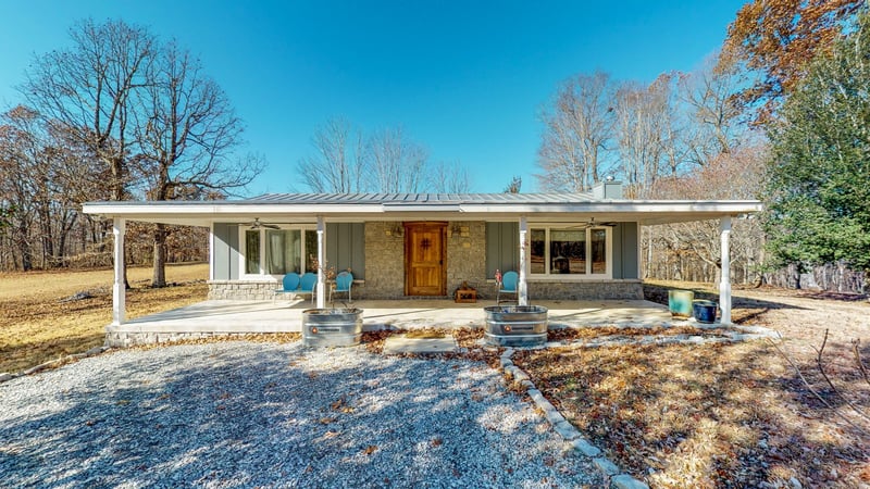 290 Spicer Hollow Rd, Burns, TN 37029