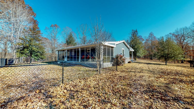 290 Spicer Hollow Rd, Burns, TN 37029