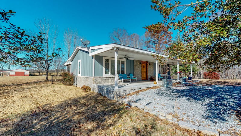 290 Spicer Hollow Rd, Burns, TN 37029