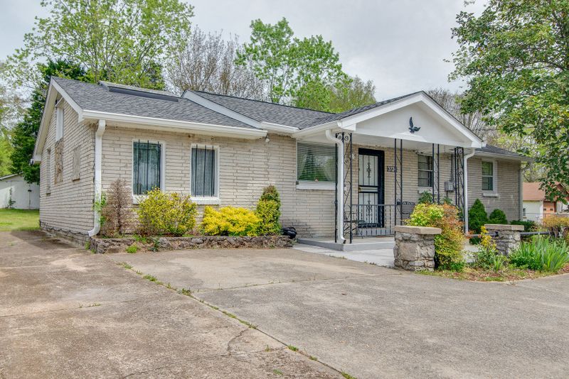 3724 W Hamilton Rd, Nashville, TN 37218
