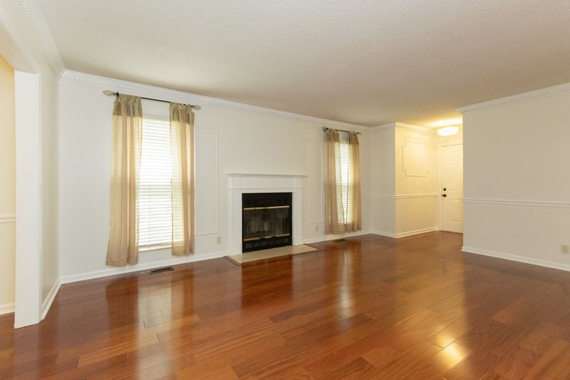 1800 Barnwell Ct, Hermitage, TN 37076