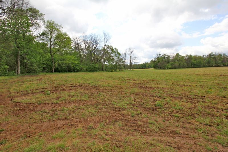 2 Calista Rd, Cross Plains, TN 37049