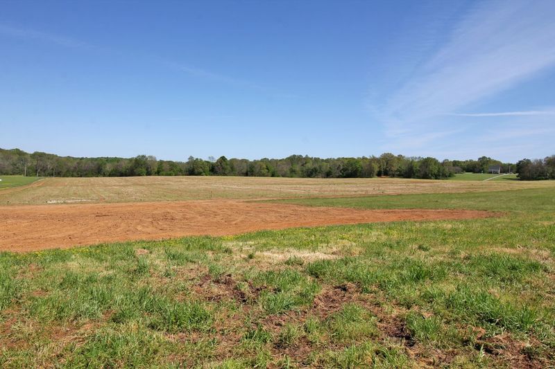 2 Calista Rd, Cross Plains, TN 37049