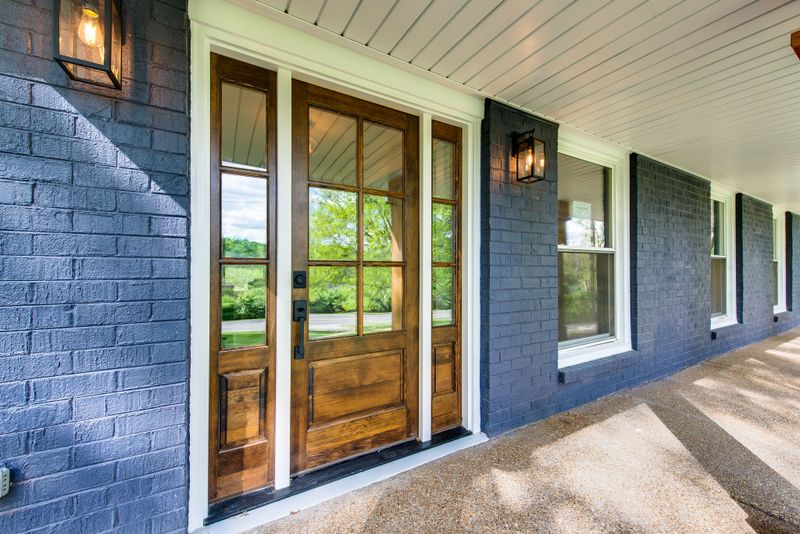 826 Davidson Dr, Nashville, TN 37205