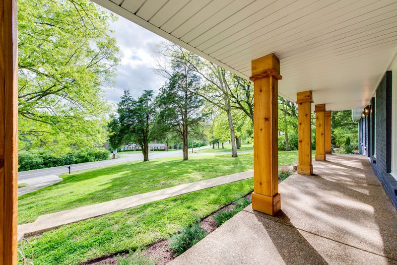 826 Davidson Dr, Nashville, TN 37205