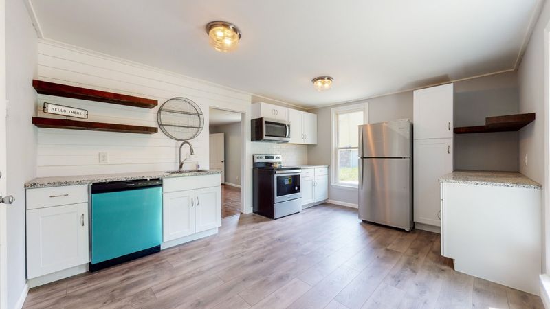 407 W 12th St W, Columbia, TN 38401
