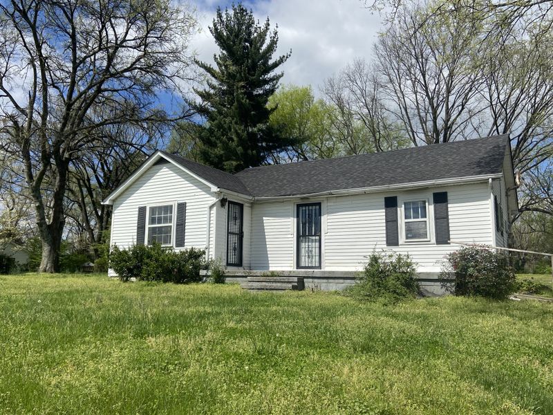 472 Elysian Fields Rd, Nashville, TN 37211