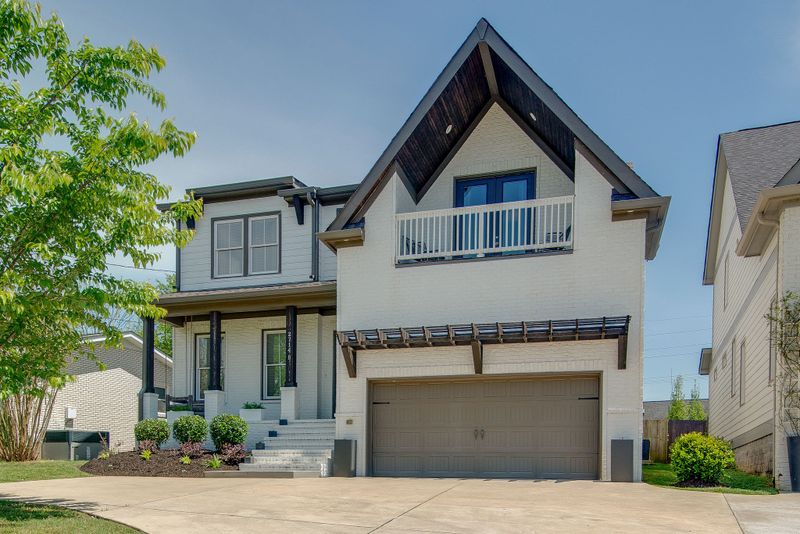 2714B Meadow Rose, Nashville, TN 37206