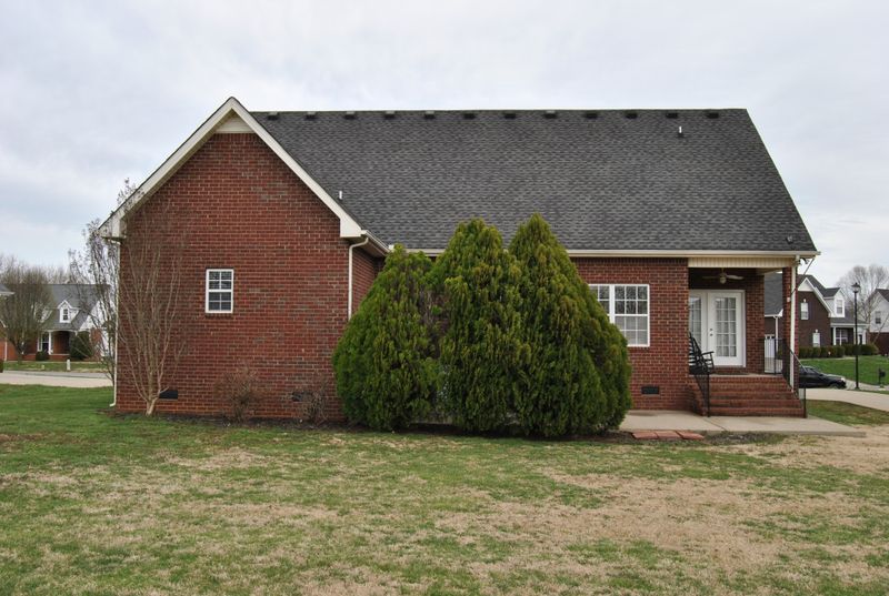 819 Betsy Ross Dr, Murfreesboro, TN 37129