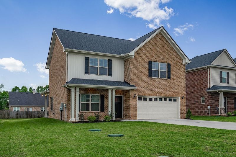 1023 Selous Dr, Murfreesboro, TN 37128