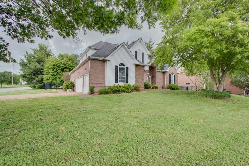 1018 Willoughby Station Blvd, Mount Juliet, TN 37122