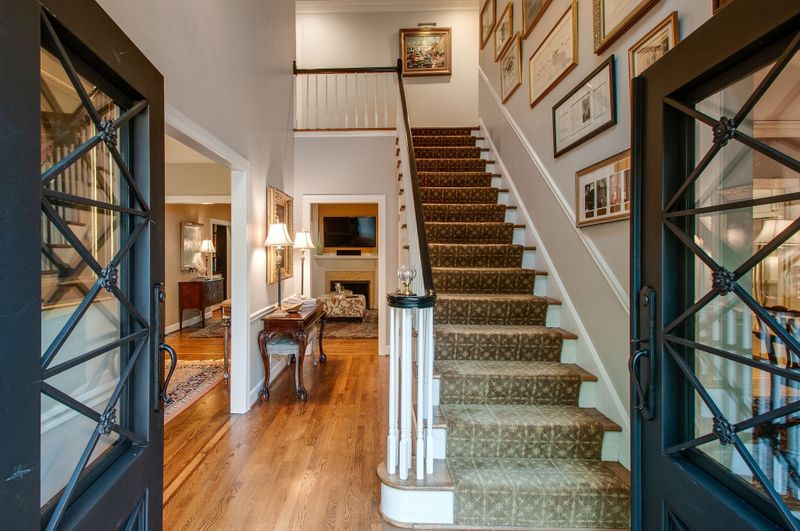 607 Linden Sq, Nashville, TN 37215