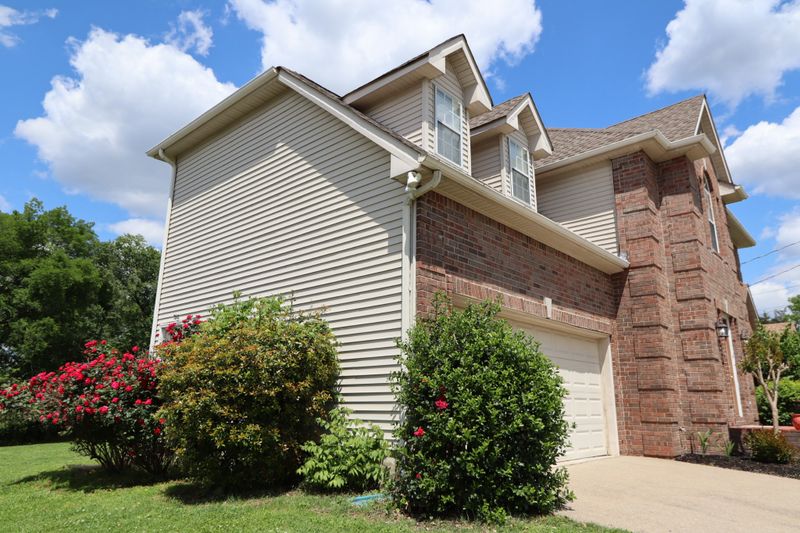 3705 Seville Dr, Hermitage, TN 37076