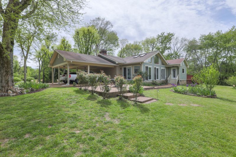 495 Davis Rd, Lebanon, TN 37087
