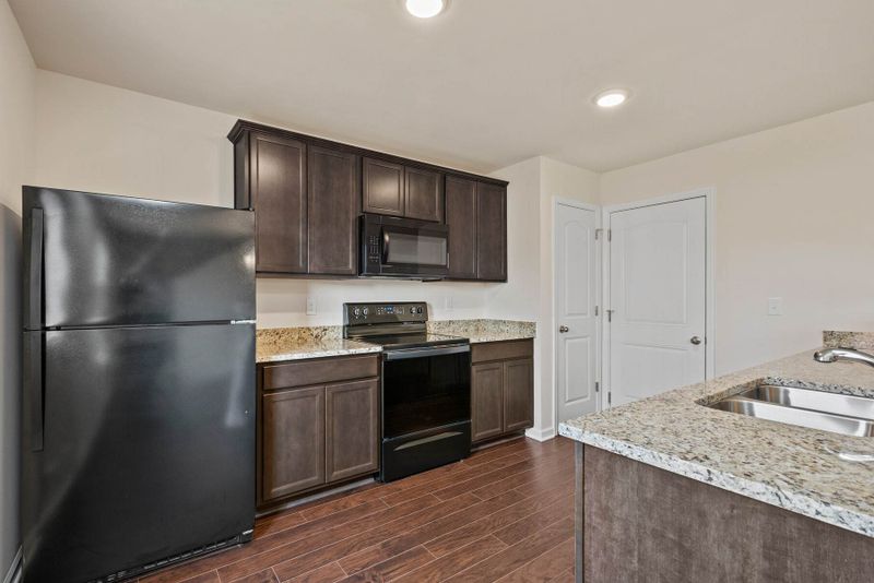 220 Kirkside Dr, La Vergne, TN 37086