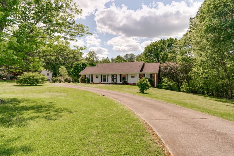 2406 Gideon Rd, Greenbrier, TN 37073