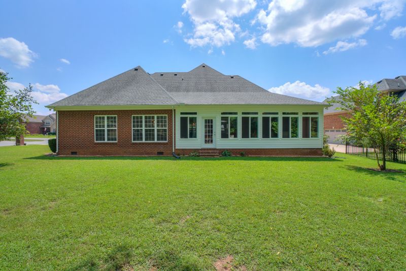 2055 Higgins Ln, Murfreesboro, TN 37130