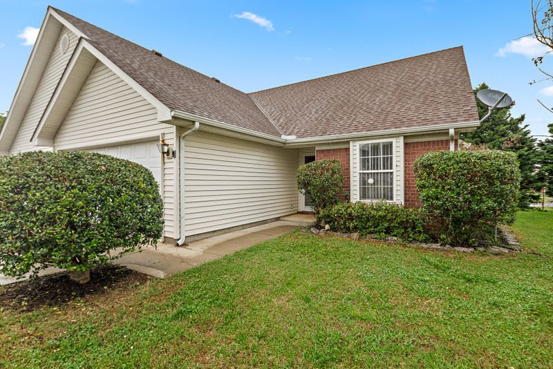 260 Indian Park Dr, Murfreesboro, TN 37128