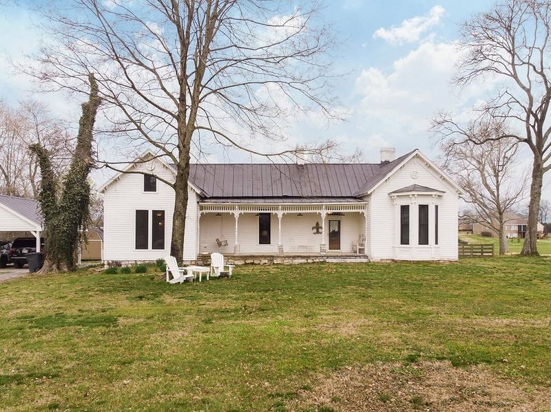 2272 Cages Bend Rd, Gallatin, TN 37066