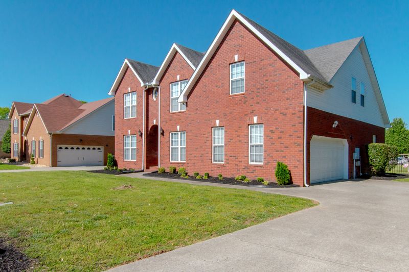 1726 Joben Dr, Murfreesboro, TN 37128