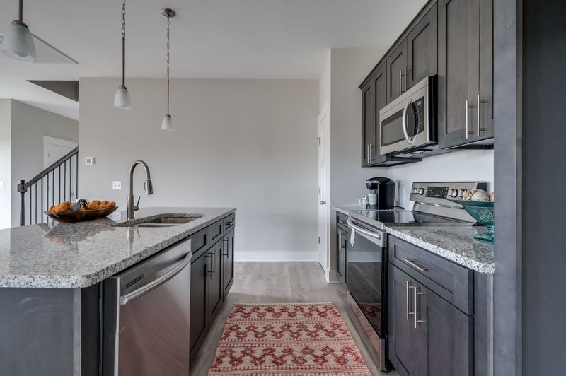 2137 Hospitality Ln, Murfreesboro, TN 37128