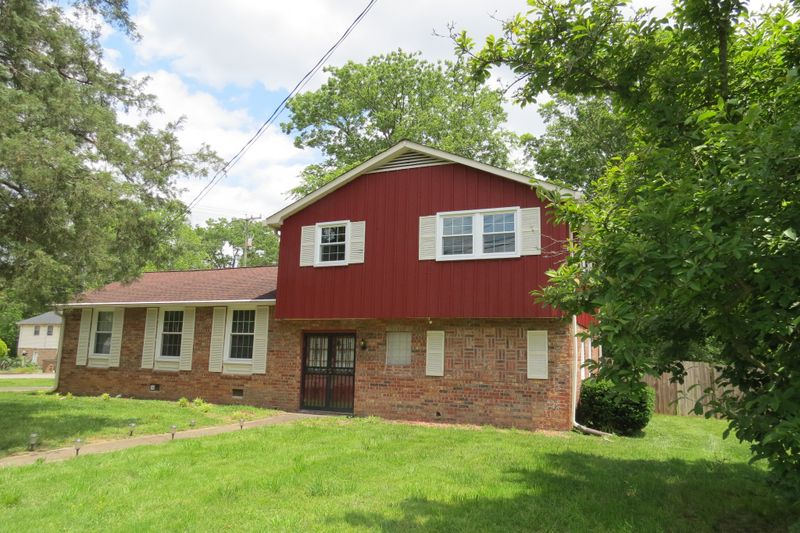 2900 Kinwood Dr, Antioch, TN 37013