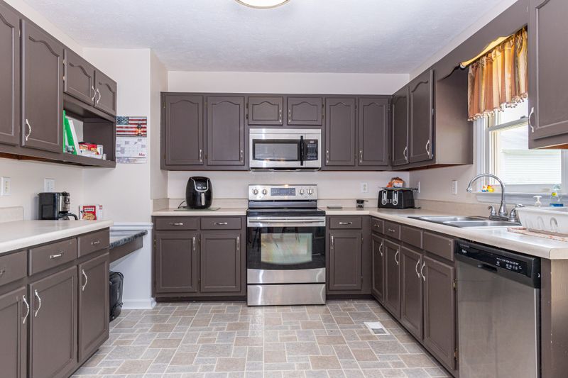 1908 Sterling St, Murfreesboro, TN 37127