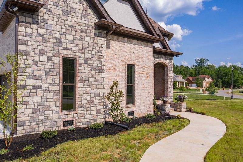 136 Rockingham Dr, Murfreesboro, TN 37129