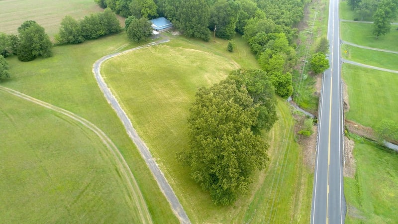 8318 Highway 52 W, Orlinda, TN 37141