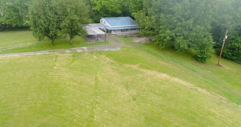 8318 Highway 52 W, Orlinda, TN 37141