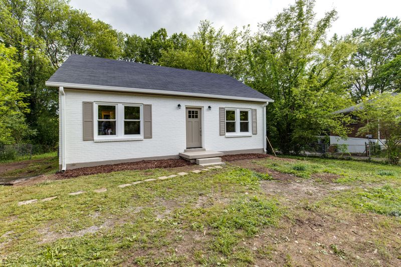 2700B Brunswick Dr, Nashville, TN 37207