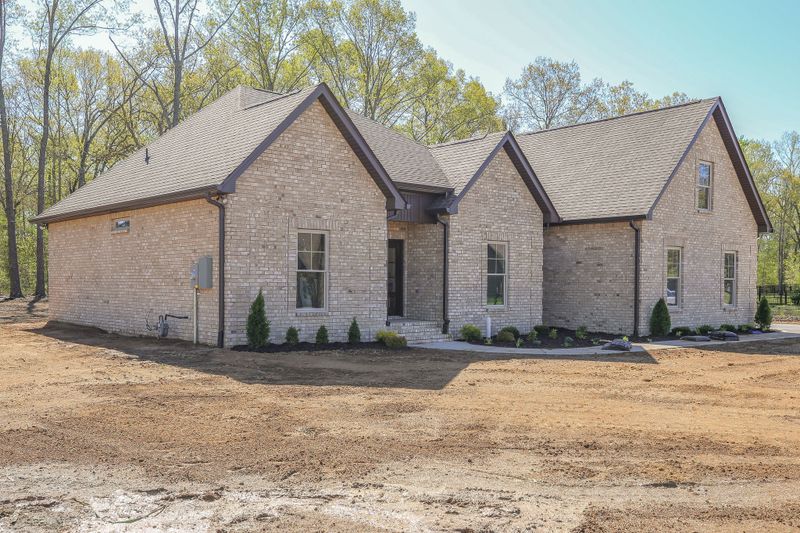 2421 Sulphur Springs Rd, Murfreesboro, TN 37129