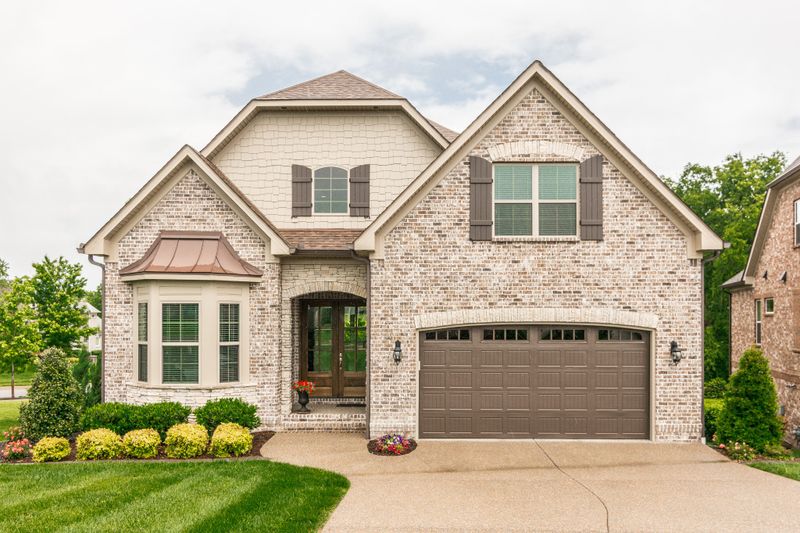 1119 Mccrory Cir, Gallatin, TN 37066