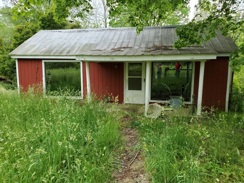 946 Colliers Bend Rd, Charlotte, TN 37036