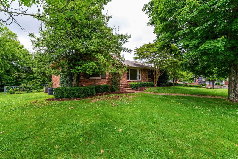 1031 Mitchell Rd, Nashville, TN 37206