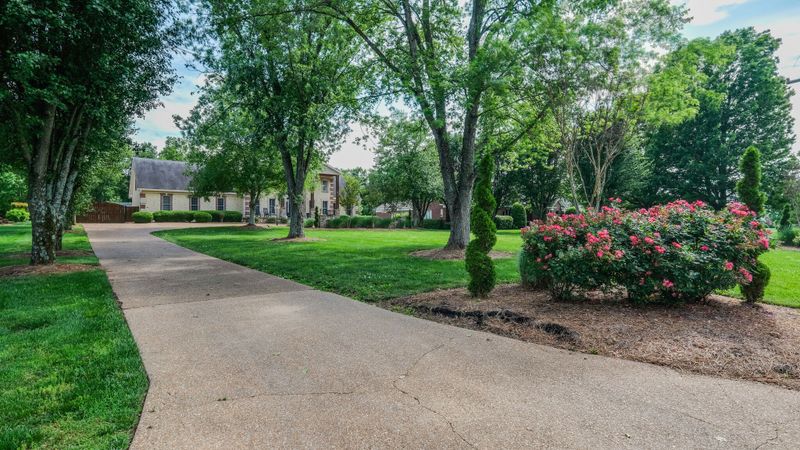 2009 Breckenridge Dr, Mount Juliet, TN 37122